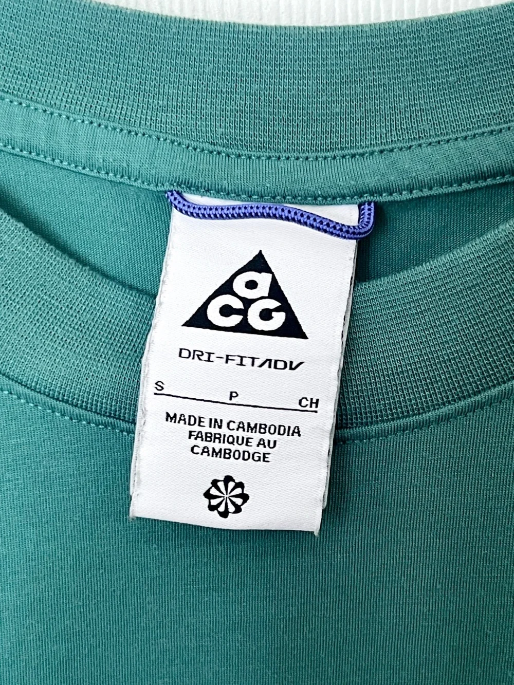 Nike ACG Green Goat Rocks Dri-FIT ADV UV Short-Sleeve Top Size S